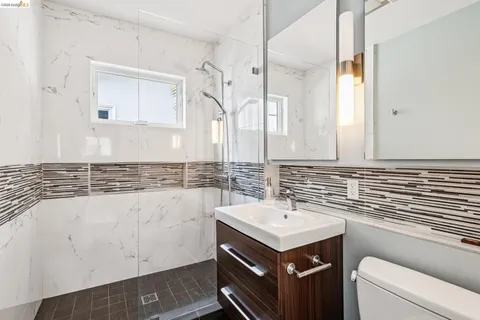 $695,000 | 1066 Bayview Avenue, Oakland, CA 94610