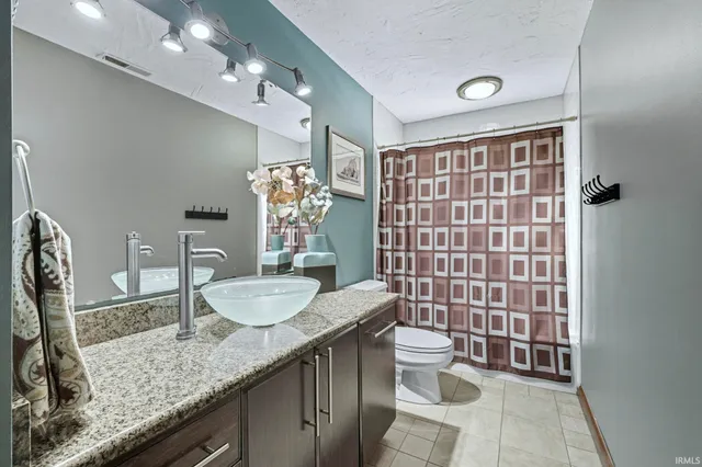 $900,000 | 5937 County Road 427, Auburn, IN 46706