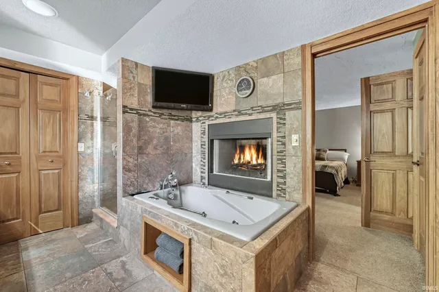 $900,000 | 5937 County Road 427, Auburn, IN 46706