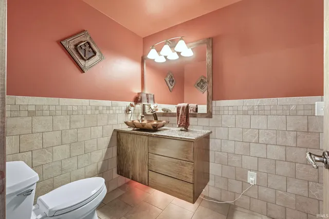 $900,000 | 5937 County Road 427, Auburn, IN 46706