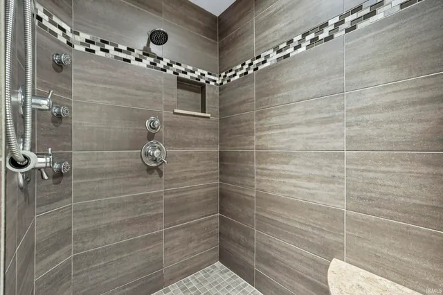 $900,000 | 5937 County Road 427, Auburn, IN 46706