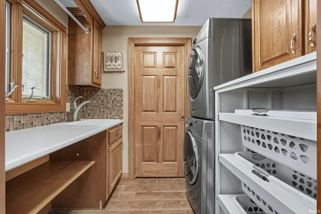 $900,000 | 5937 County Road 427, Auburn, IN 46706