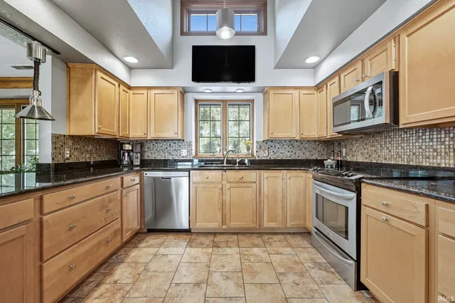 $900,000 | 5937 County Road 427, Auburn, IN 46706