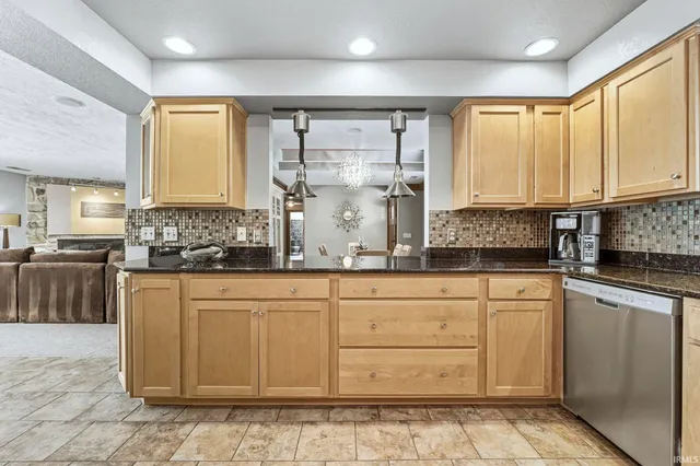 $900,000 | 5937 County Road 427, Auburn, IN 46706