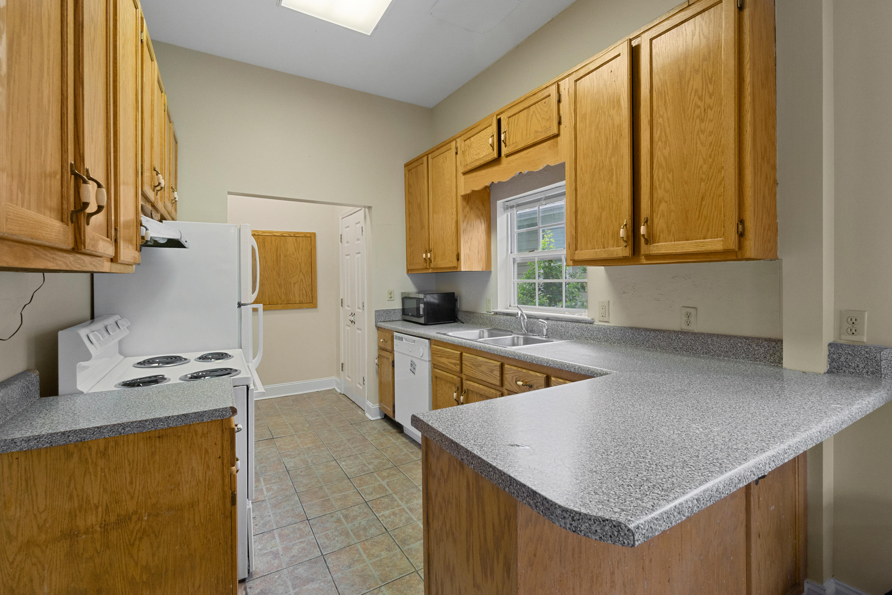 1803 Chamberlain Avenue Chattanooga, TN 37404 - Photo 3 of 32 1803 Chamberlain Ave-22