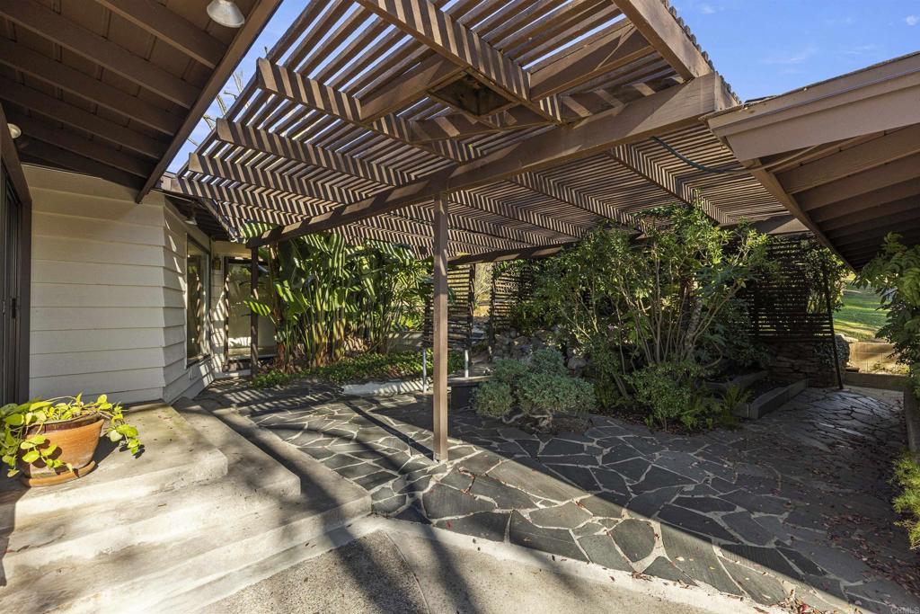 1520 Via Rancho Parkway Escondido, CA 92029 - Photo 11 of 60