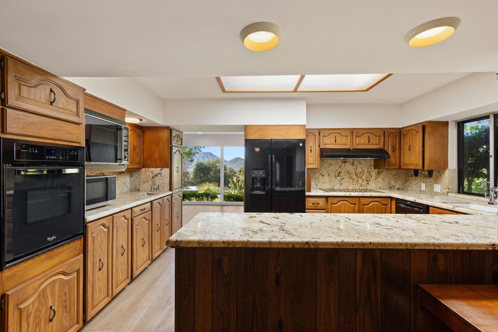 1520 Via Rancho Parkway Escondido, CA 92029 - Photo 25 of 60