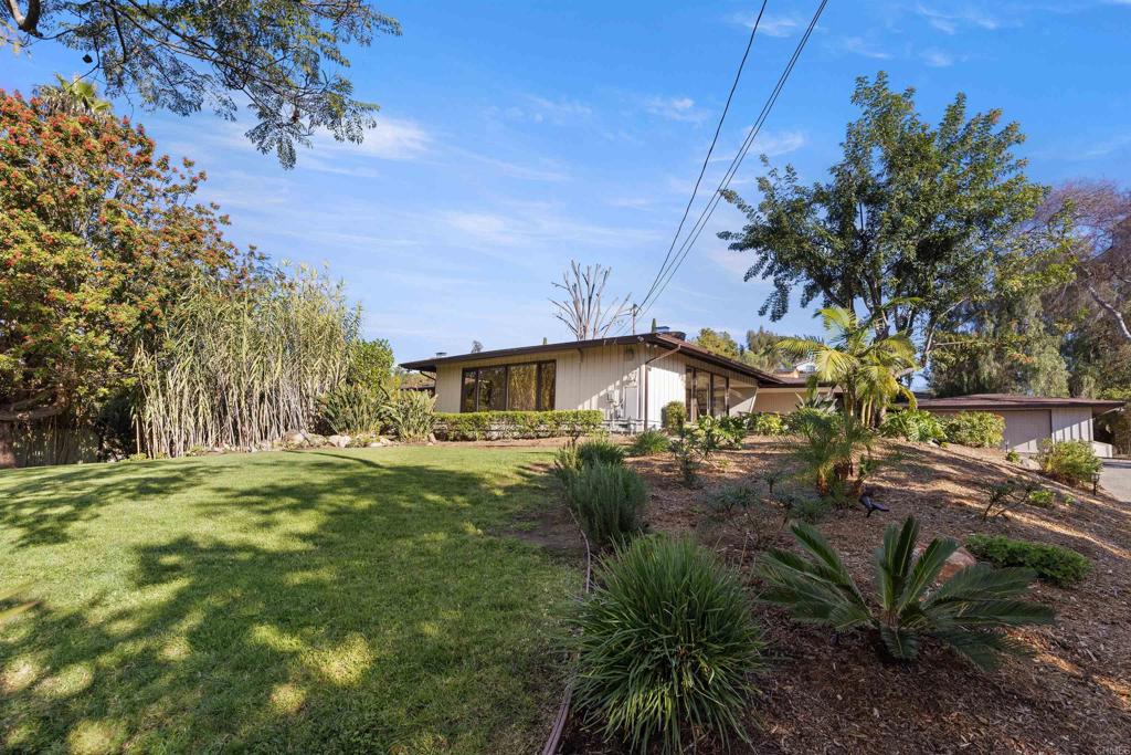 1520 Via Rancho Parkway Escondido, CA 92029 - Photo 4 of 60