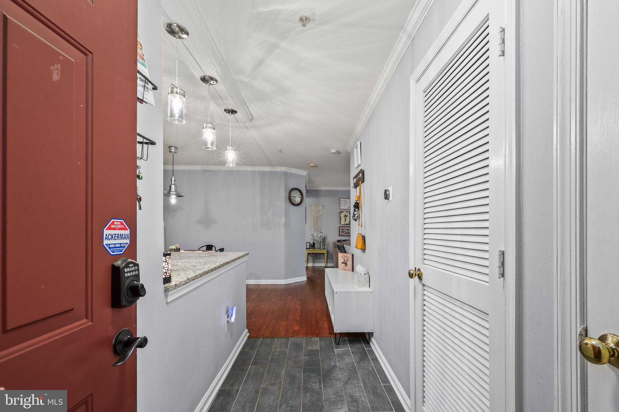 14197 Cuddy Loop, Unit 104 Woodbridge, VA 22193 - Photo 4 of 33 a very nice looking room with a large window