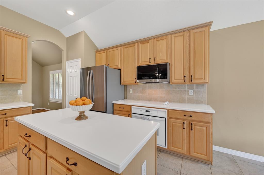 1404 Spring Ridge Lane Flower Mound, TX 75028 - Photo 10 of 36