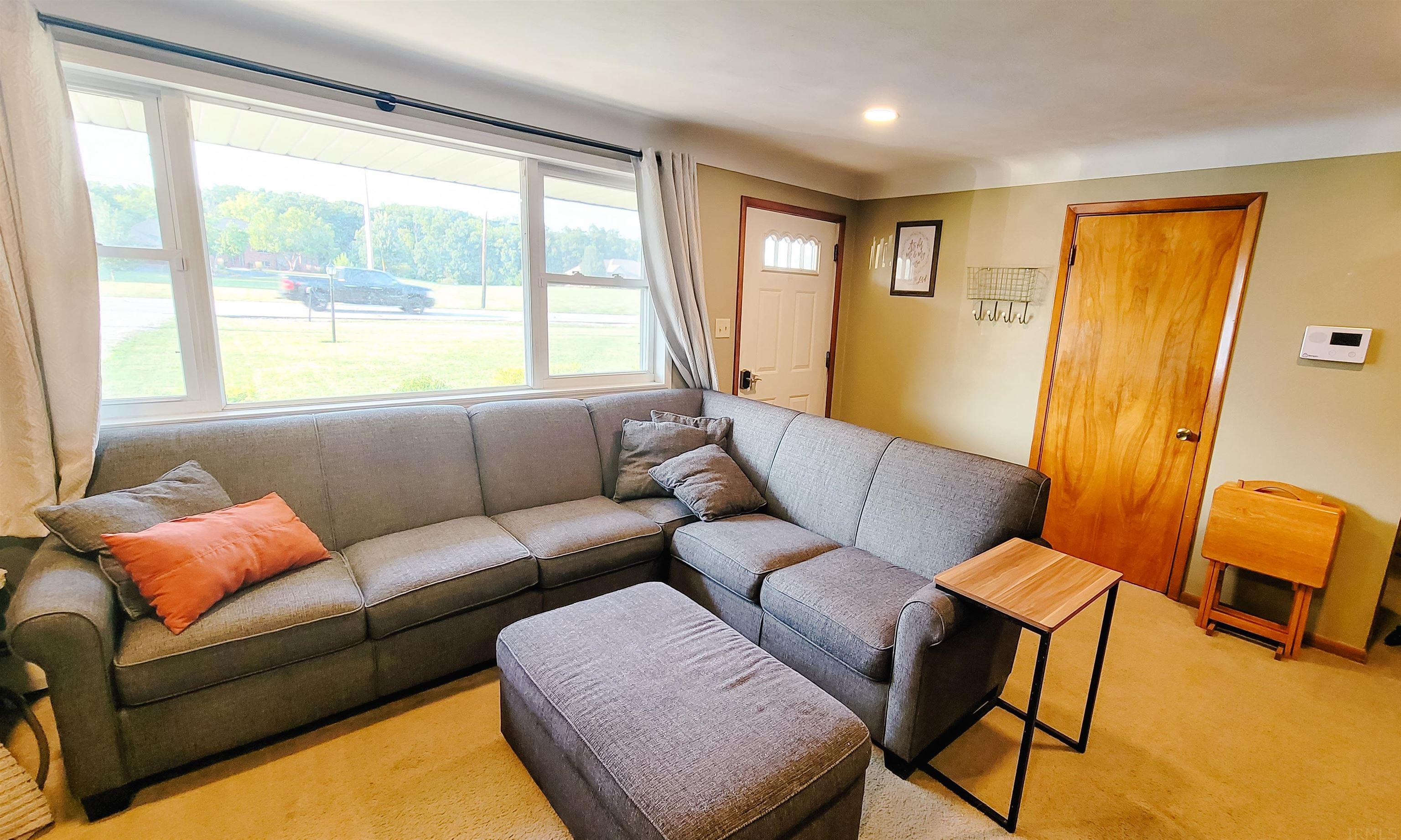 12252 Leo Road Fort Wayne, IN 46845 - Photo 4 of 18