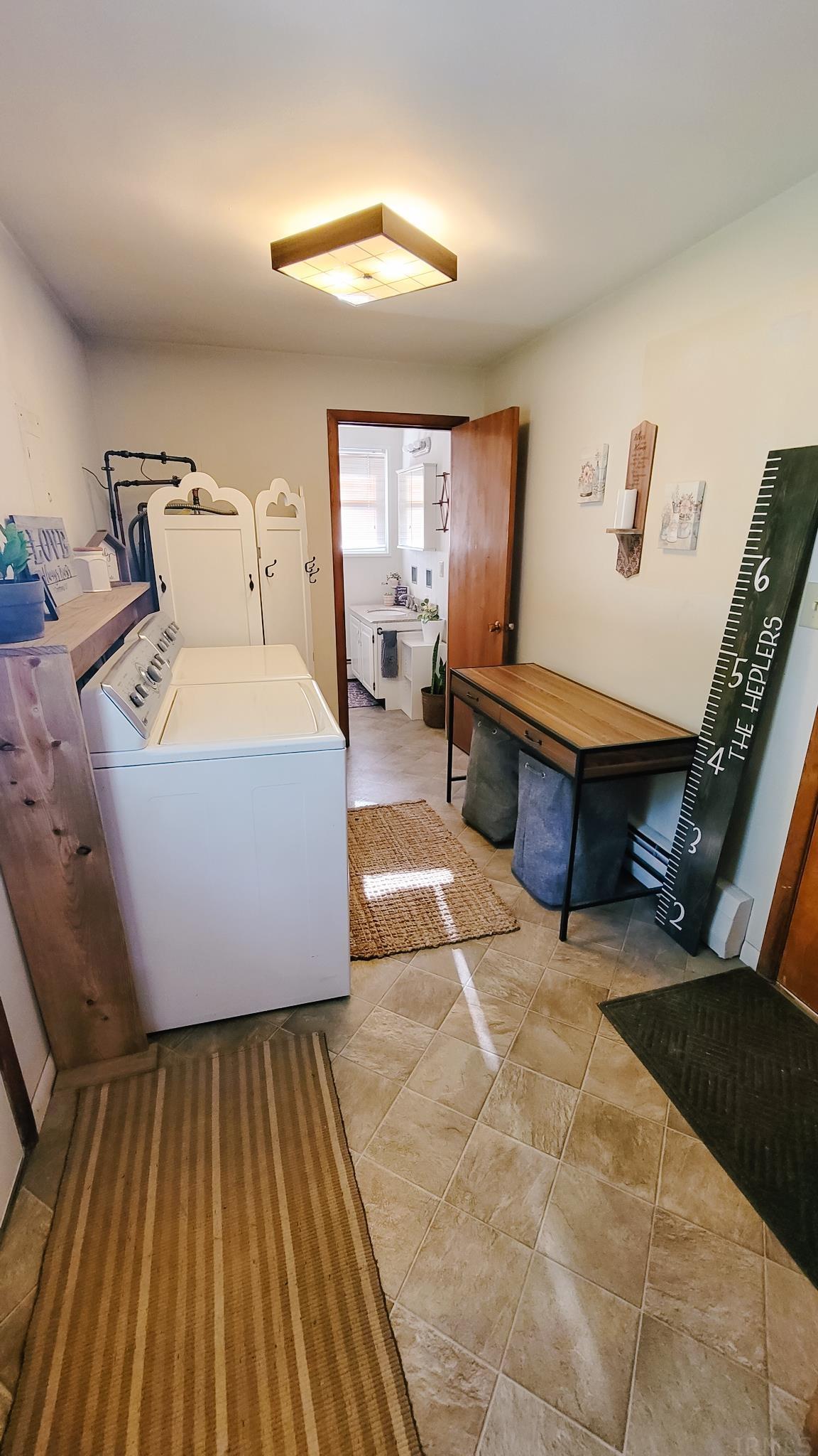 12252 Leo Road Fort Wayne, IN 46845 - Photo 8 of 18