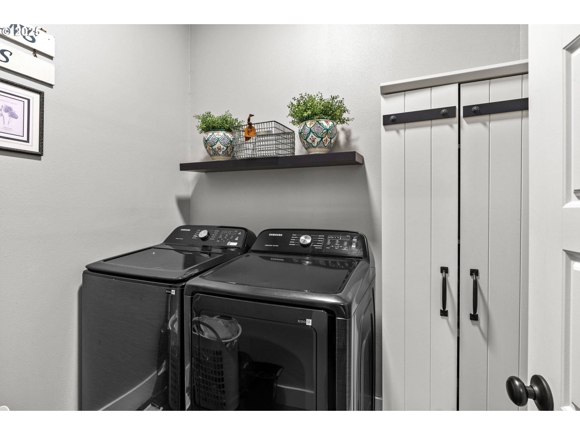 335 North H Street Cottage Grove, OR 97424 - Photo 22 of 45 a kitchen with a refrigerator and a stove