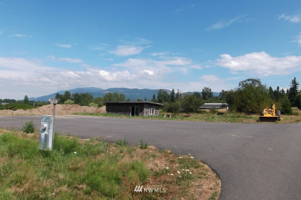 5276 Sand Road Bellingham, WA 98226 - Photo 9 of 15