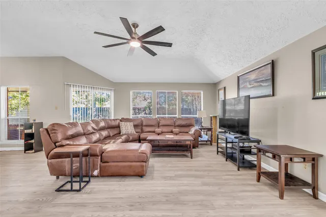 $286,125 | 13707 Eastbourne Drive, Houston, TX 77034