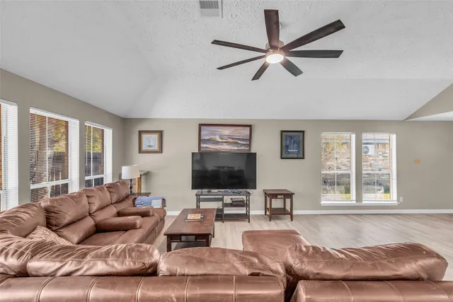 $286,125 | 13707 Eastbourne Drive, Houston, TX 77034