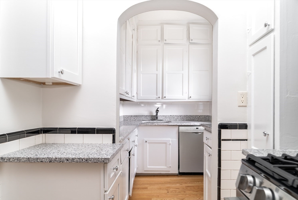 79 Naples Road, Unit 1 Brookline, MA 02446 - Photo 5 of 16