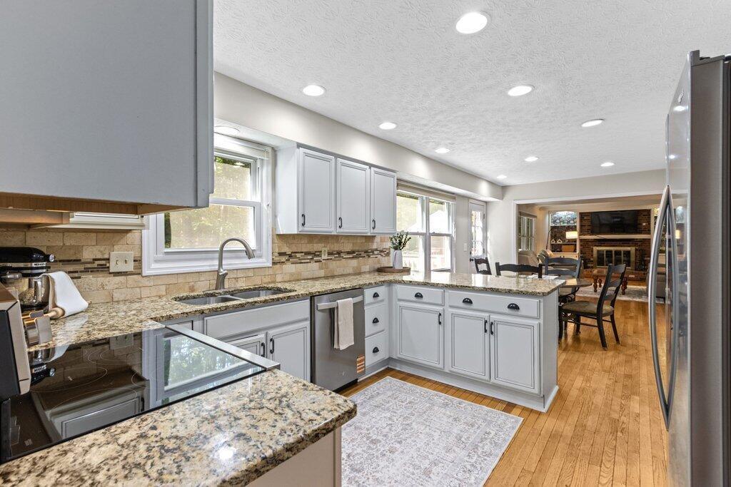 737 Autumn Branch Road Westerville, OH 43081 - Photo 14 of 43 Kitchen