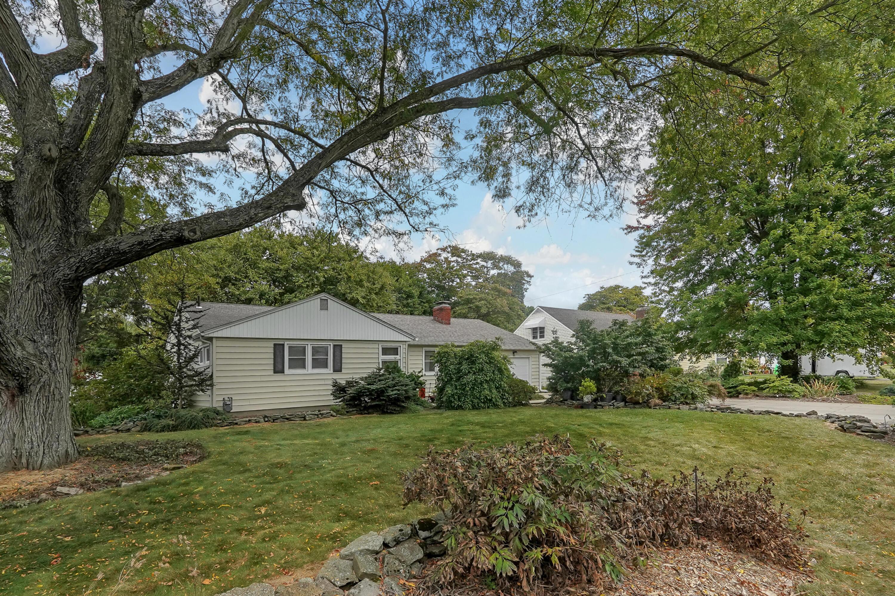 226 South Quentin Road Newark, OH 43055 - Photo 2 of 28 2-print-226-s-quentin-rd