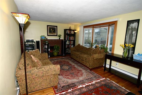 27 Melvin Road Arlington, MA 02474 - Photo 2 of 14