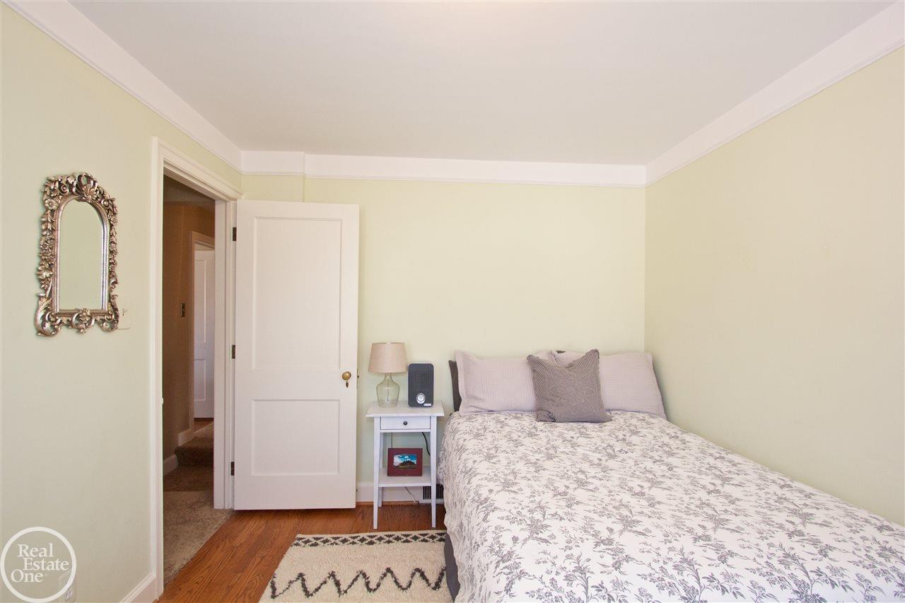 1147 Harvard Road Grosse Pointe, MI 48230 - Photo 38 of 48 31342989-37.JPG