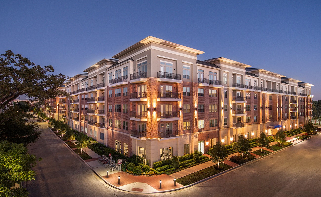 160 Birdsall Street, Unit 3301 Houston, TX 77007 - Photo 2 of 26 a view of a building