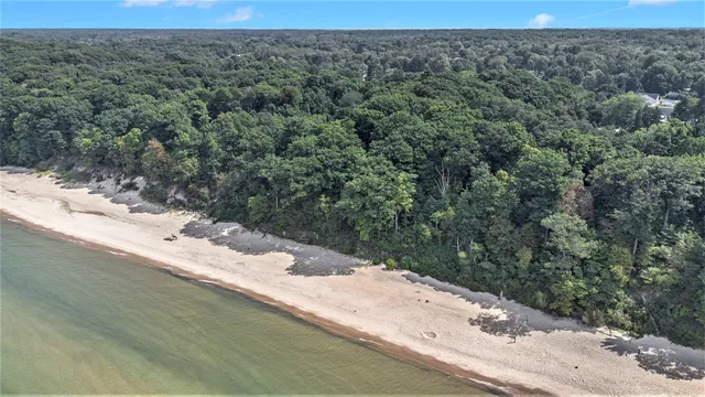 $248,000 | 3481 Dearborn Place, Coloma, MI 49038