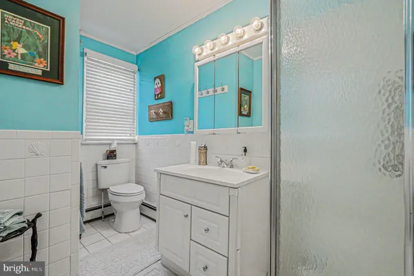 a view of a hallway with closet