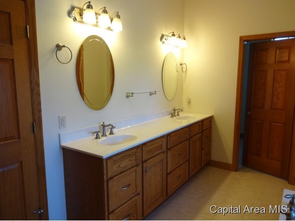 7011 Mansion Road Chatham, IL 62629 - Photo 15 of 24