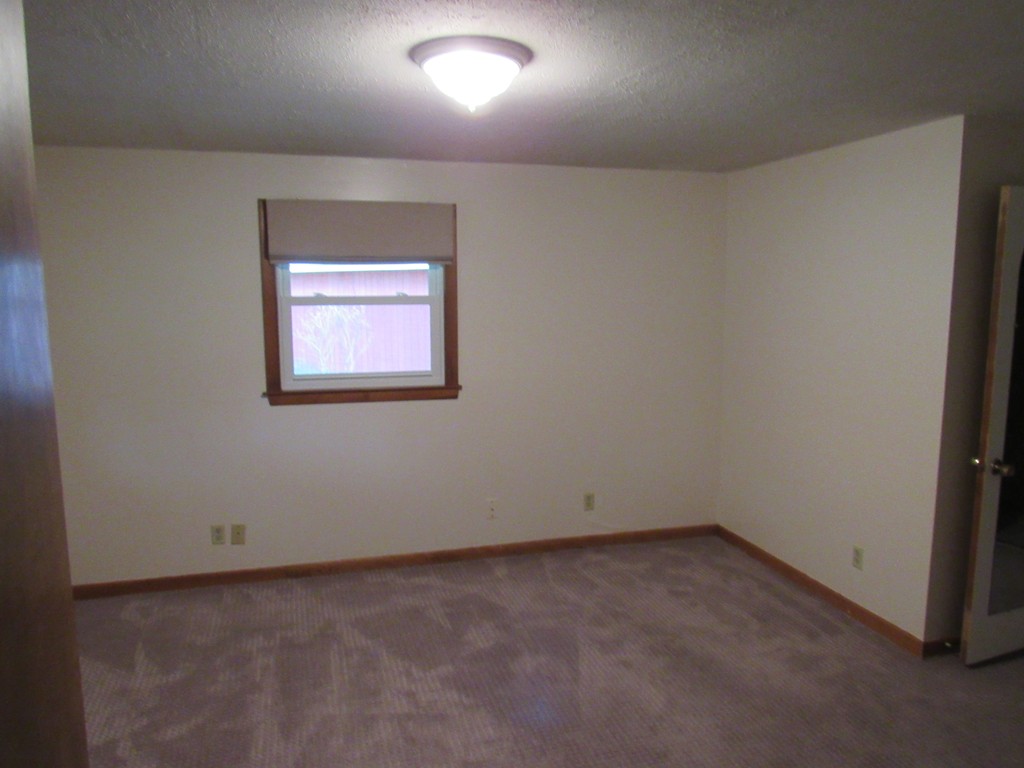91 Pequot Road Southampton, MA 01073 - Photo 13 of 20