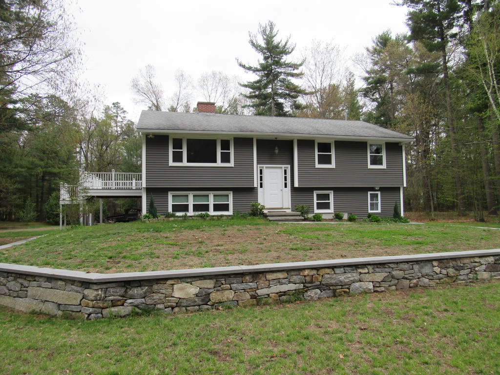 91 Pequot Road Southampton, MA 01073 - Photo 2 of 20