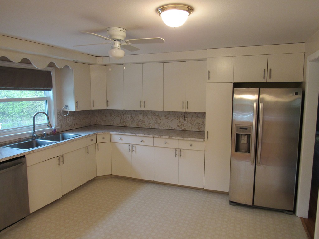 91 Pequot Road Southampton, MA 01073 - Photo 7 of 20