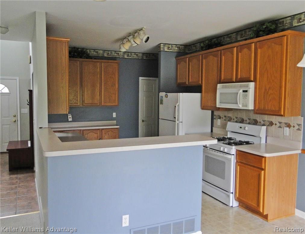 2369 Summit Cedar Howell, MI 48855 - Photo 3 of 24 Kitchen 1.jpg