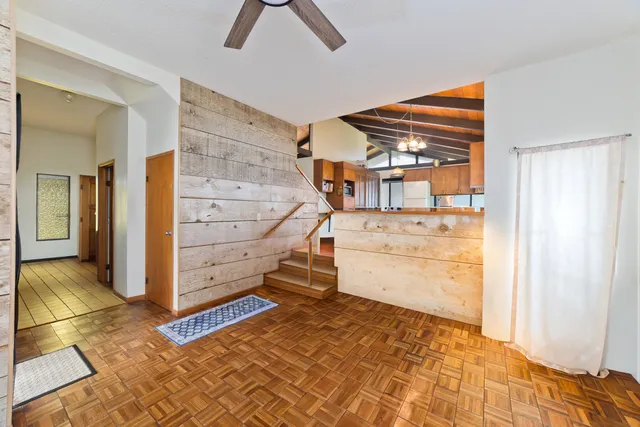 a view of livingroom with furniture