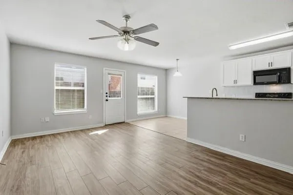 $2,050 | 2320 Bloomfield Drive, Arlington, TX 76012