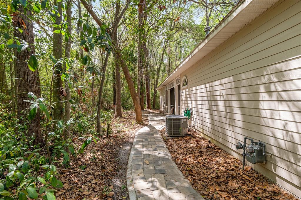 129 Northwest 48th Boulevard, Unit 6 Gainesville, FL 32607 - Photo 33 of 33