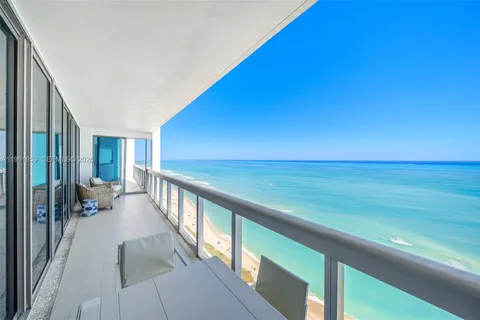 $4,500,000 | 6899 Collins Avenue, Unit 2307/10, Miami Beach, FL 33141
