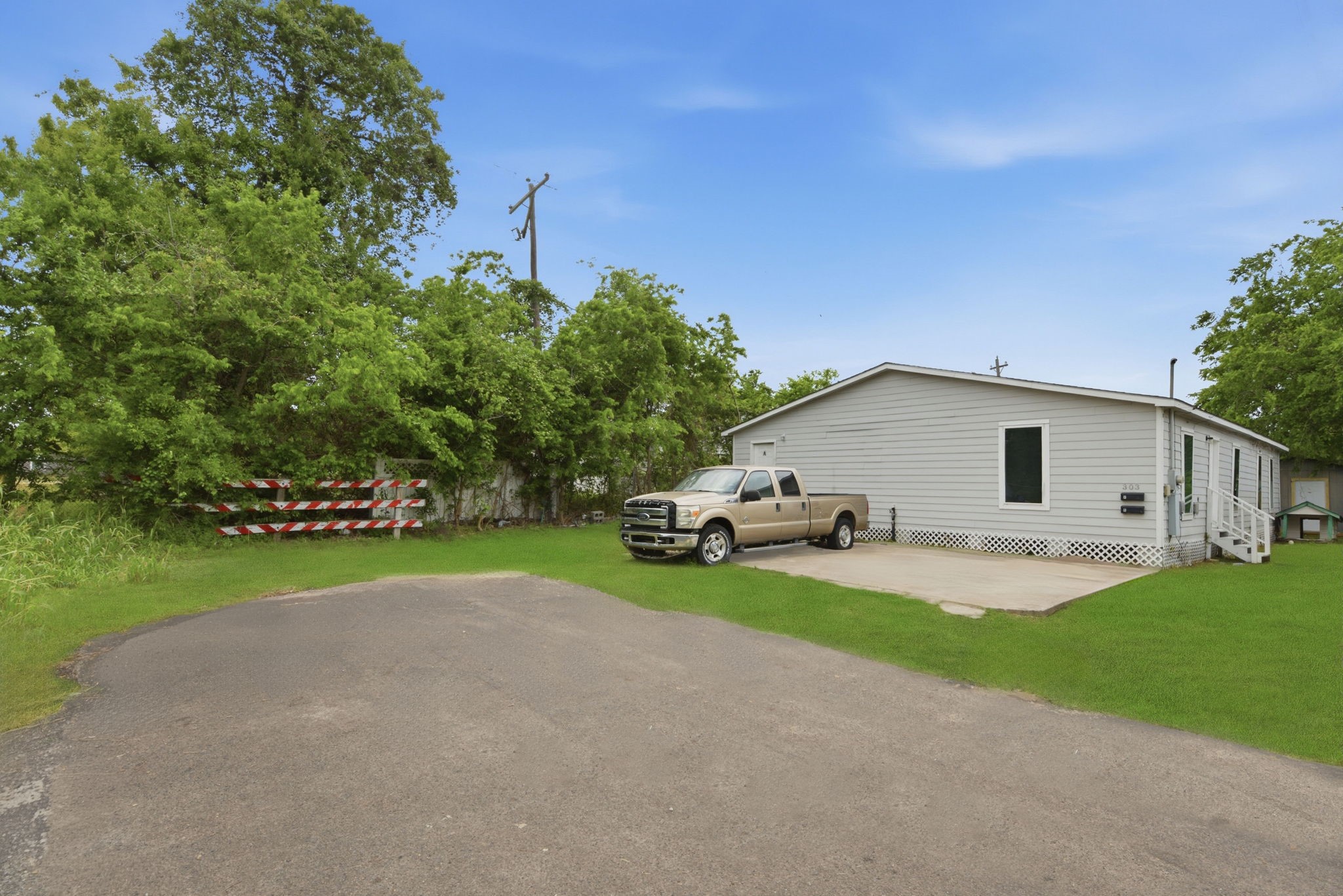 303 Gans Street Houston, TX 77029 - Photo 2 of 27