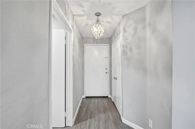 $350,000 | 6815 Remmet Avenue, Unit 215, Canoga Park, CA 91303