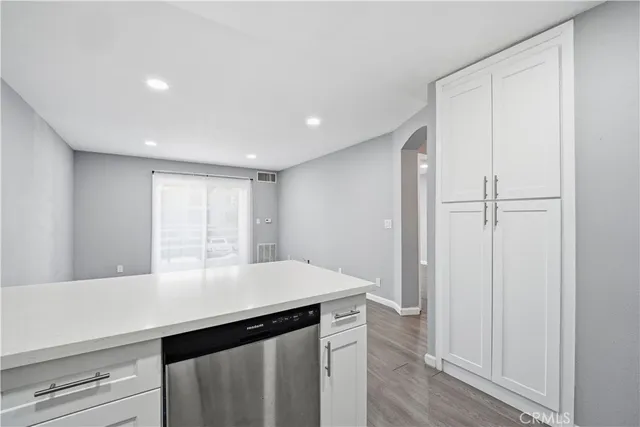 $350,000 | 6815 Remmet Avenue, Unit 215, Canoga Park, CA 91303