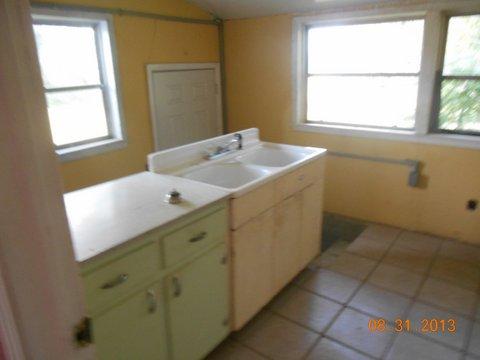 3978 Snow Creek Road Williamsport, TN 38487 - Photo 4 of 13 Gallery Image 4