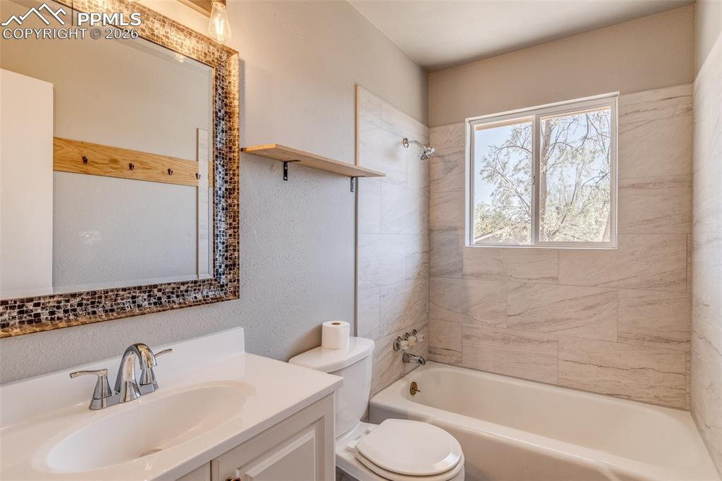 6095 Del Rey Drive Colorado Springs, CO 80918 - Photo 13 of 30