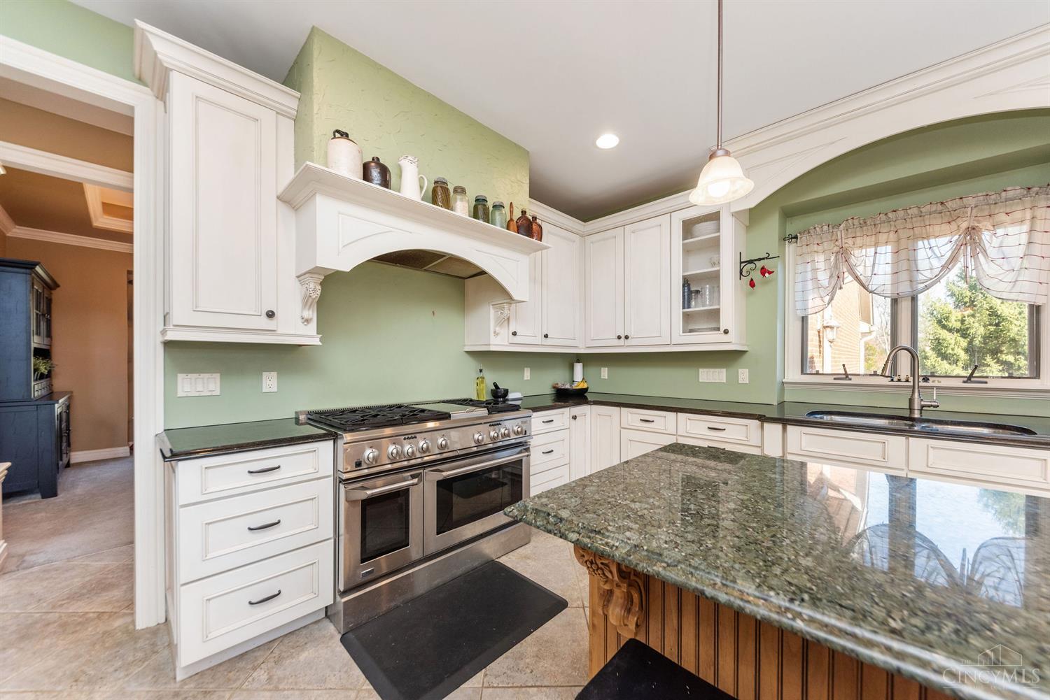 4886 Klatte Road Cincinnati, OH 45244 - Photo 10 of 36 Gallery Image 10