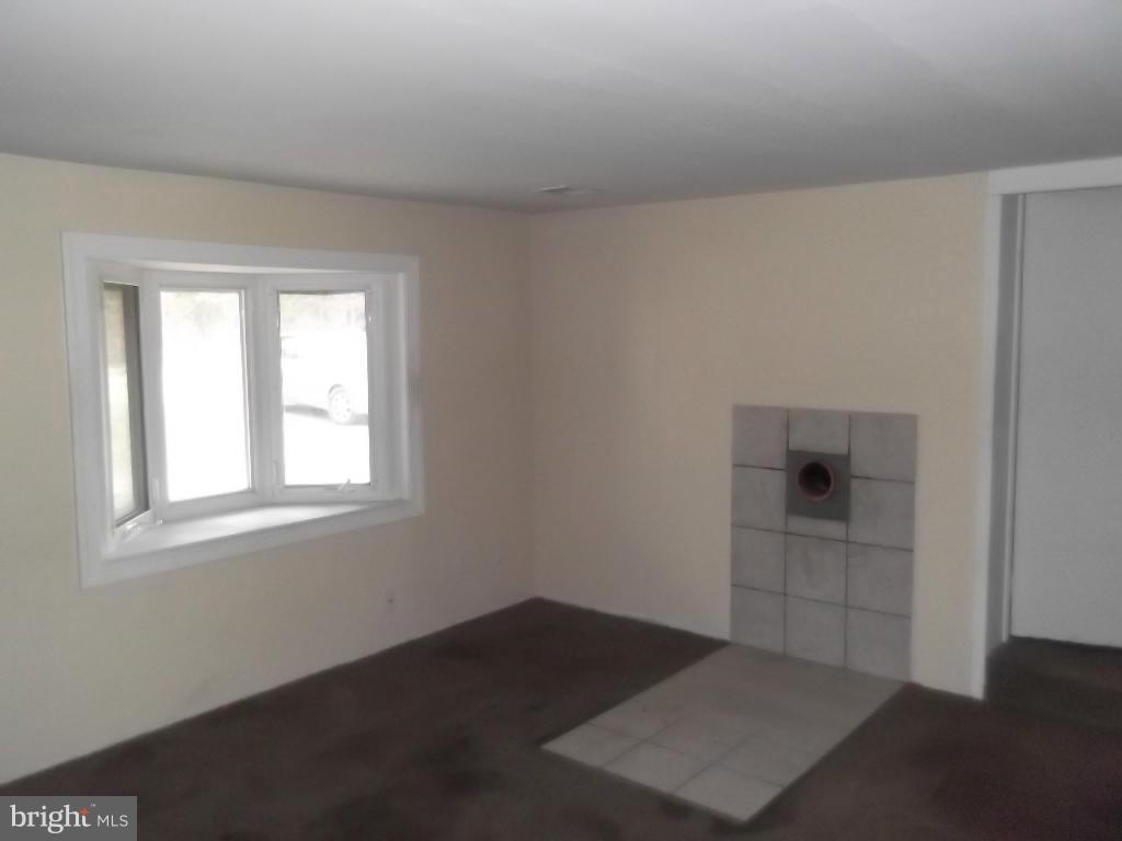 16215 Raccoon Ford Road Culpeper, VA 22701 - Photo 12 of 21 Living Room