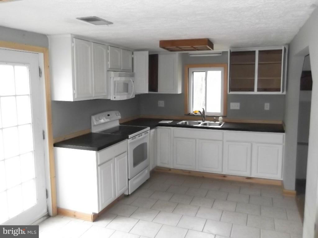 16215 Raccoon Ford Road Culpeper, VA 22701 - Photo 3 of 21 Kitchen