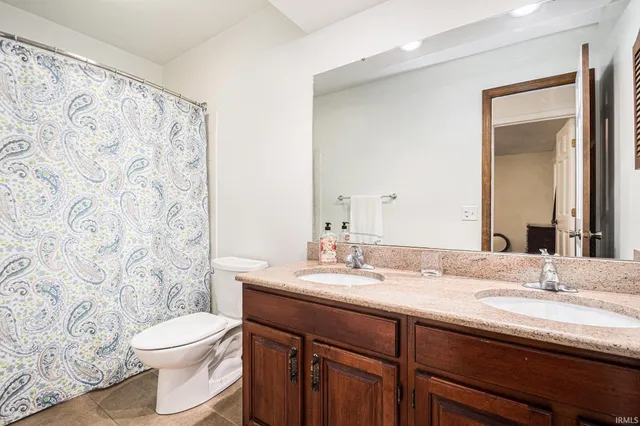 $765,000 | 15830 Ashville Lane, Granger, IN 46530