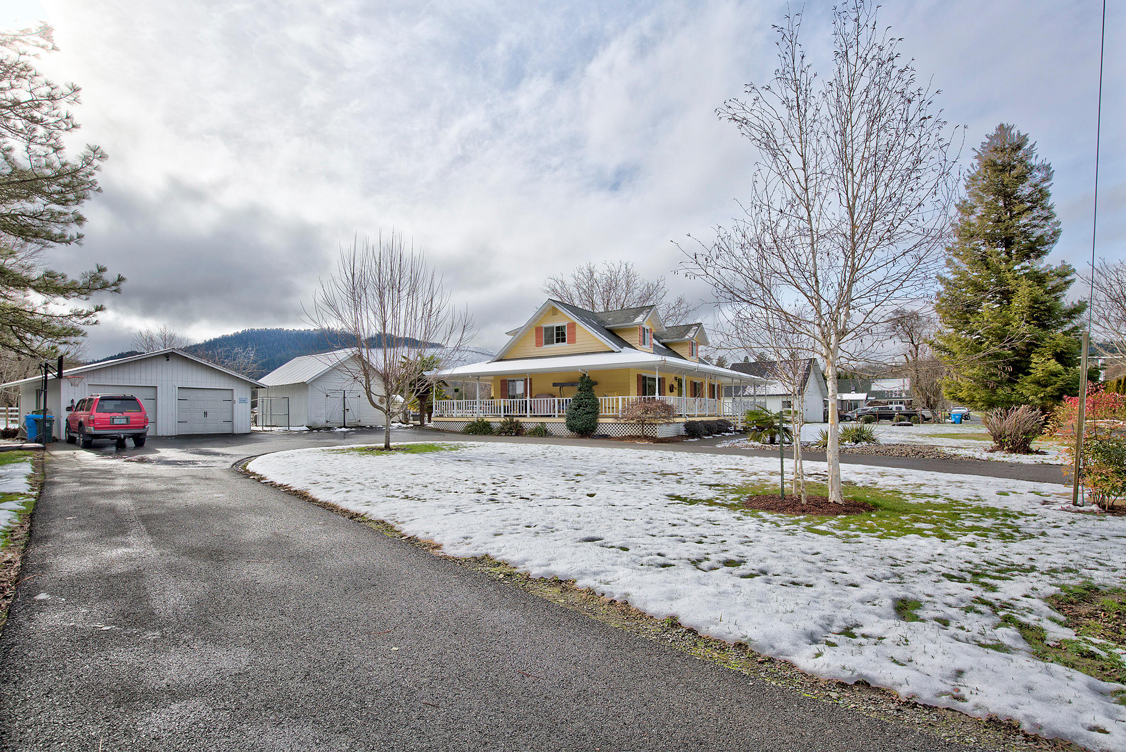 3633 Helms Road Grants Pass, OR 97527 - Photo 8 of 59 helms001