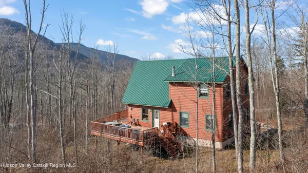 $899,000 | 68 Gaby Road, Hunter, NY 12442