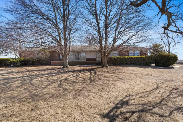 $224,900 | 586 Highway 45, Paxton, IL 60957