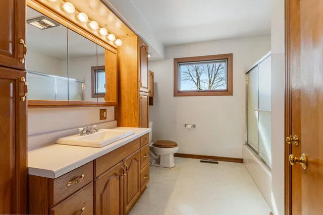 $224,900 | 586 Highway 45, Paxton, IL 60957